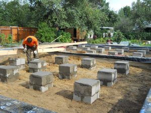 stolbchatyj-fundament-svoimi-rukami-poshagovaya-instrukciya-18.jpg