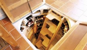 pogreb_v_dome-300x171.jpg